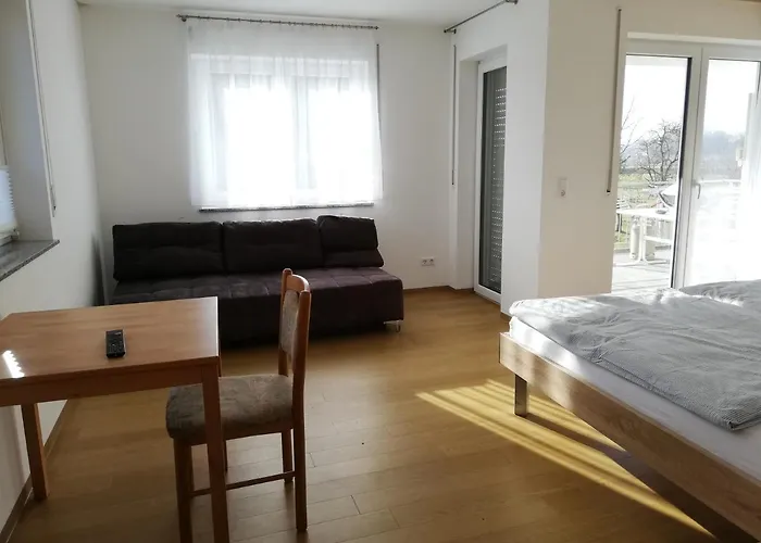 Ferienwohnungen Weishaupt Pfingstweider Strasse 30