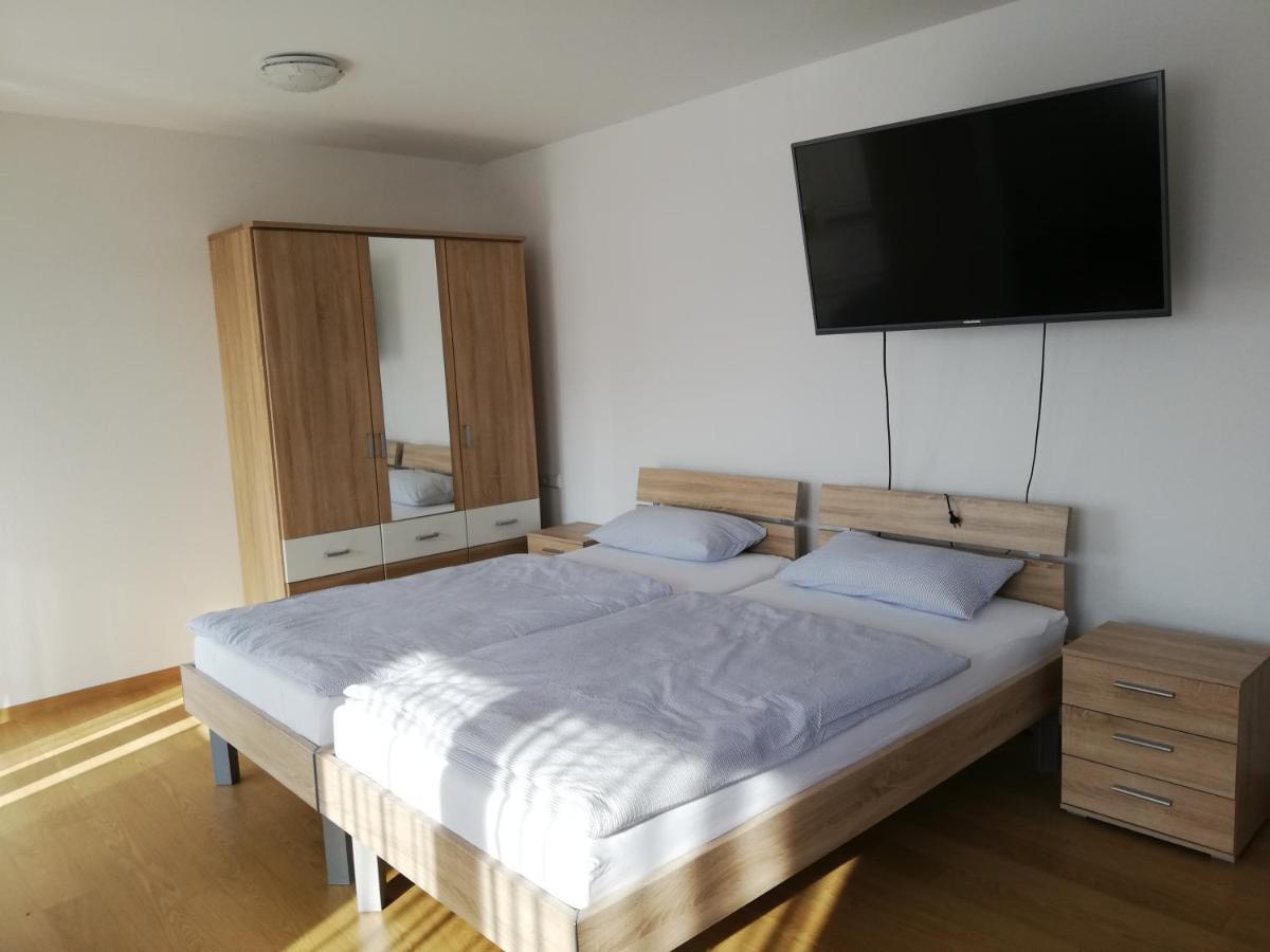 Weishaupt Pfingstweider Strasse 30 * Meckenbeuren